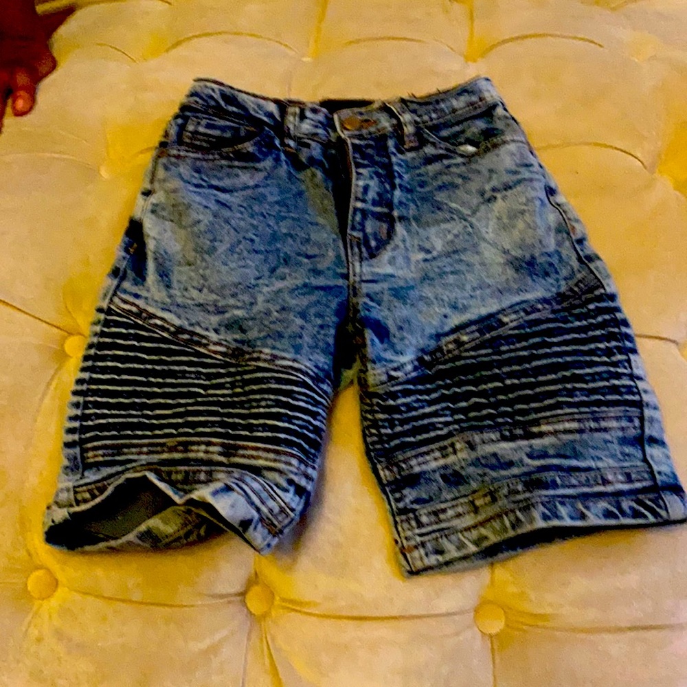 Size 7 shorts jean